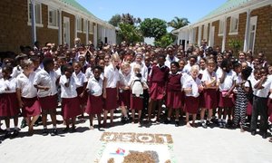 Okkie Smuts children donate money to APSS